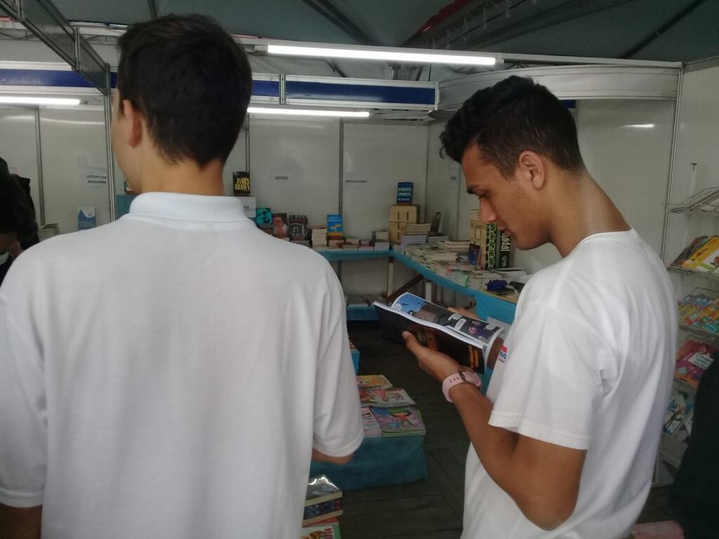 Confira como foi a visita dos alunos do 1º Ano a Feira do Livro