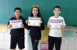 Entrega dos certificados para as melhores notas do simulado e médias do 3º bimestre